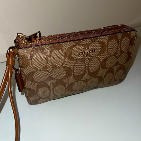 Coach wristlet - Picture 1 of 8